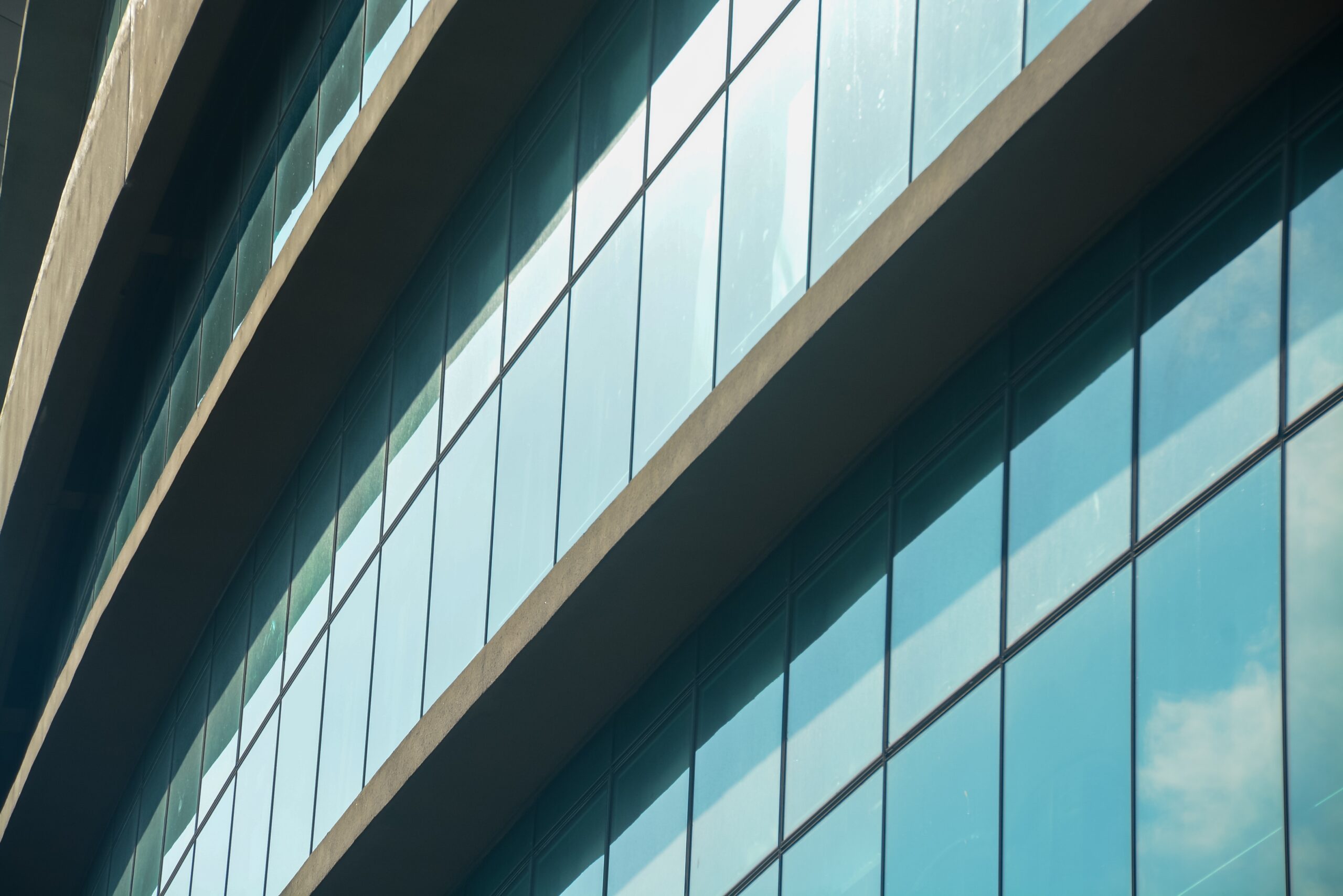 How Business Window Tinting Benefits Commercial Buildings